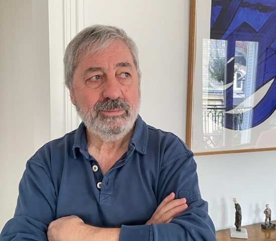 Épisode 20: Enfant de salaud – Sorj Chalandon renferme le „grand livre“ du père