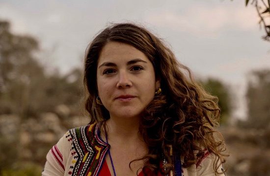 Épisode 21: Dans quelle langue chanterai-je mes propres mots? En visite chez Miléna Kartowski-Aïach à Ein Kerem, Jérusalem￼￼